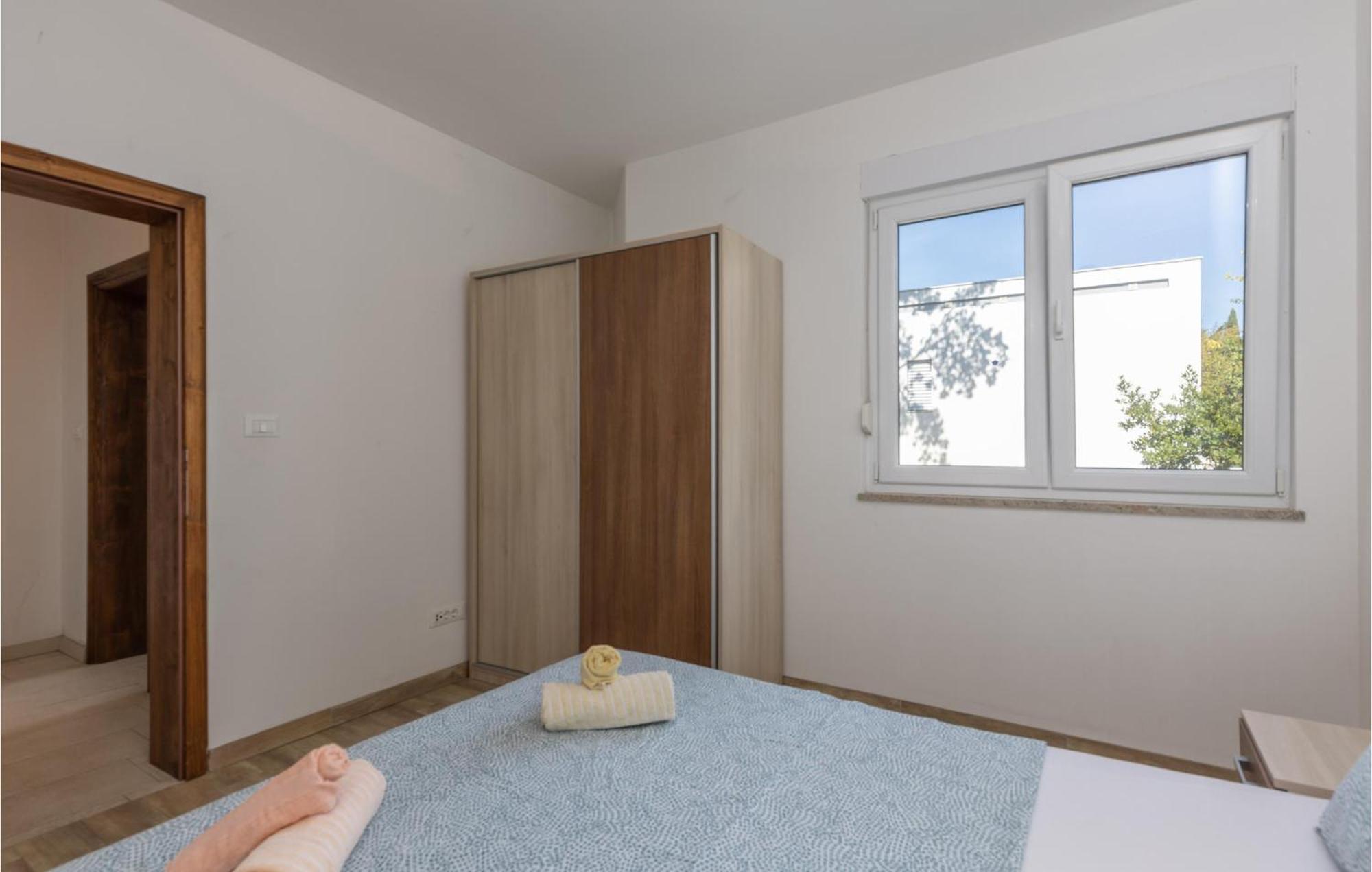 Amazing Apartment In Njivice With Kitchen المظهر الخارجي الصورة